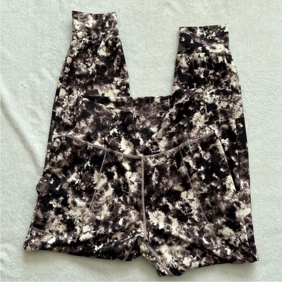 Athleta Salutation Printed Jogger Floral Tie Dye Black (Large) - Picture 4 of 6